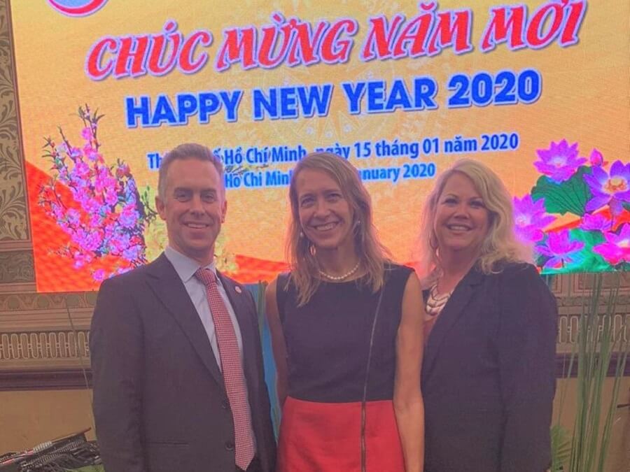 Chad Ryan Ovel cùng những người bạn tại Tp Hồ Chí Minh mừng năm mới 2020