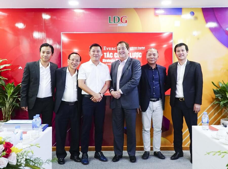Chủ tịch LDG Nguyễn Khánh Hưng cùng ông Steven CuUnjieng Chủ tịch khu vực Châu Á Quỹ đầu tư RedBrick
