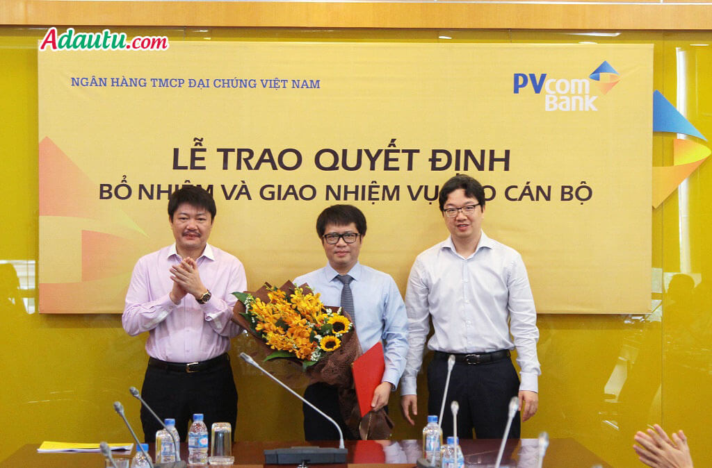 Chủ tịch PVcomBank Nguyễn Đình Lâm và Tổng Giám đốc PVcomBank Nguyễn Hoàng Nam (bên trái)