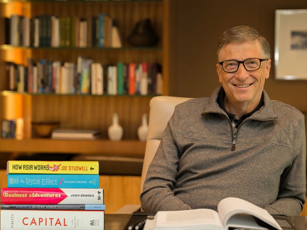 Tỷ phú Bill Gates đọc hơn 50 cuốn sách mỗi năm